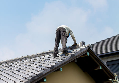 建物の強度や屋根の勾配に注意する