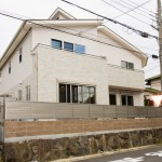 神戸市須磨区２世帯新築一戸建て注文住宅自然健康耐震住まいマイホーム見学会白を基調に２色を配色した外観