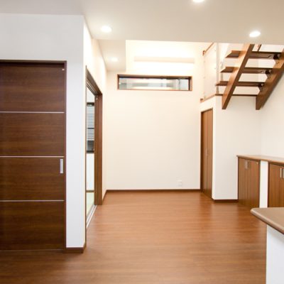 LDK_リビングを１・２階で立体的に使用できる注文建築（お建て替え事例）～神戸市灘区Ｎ様邸
